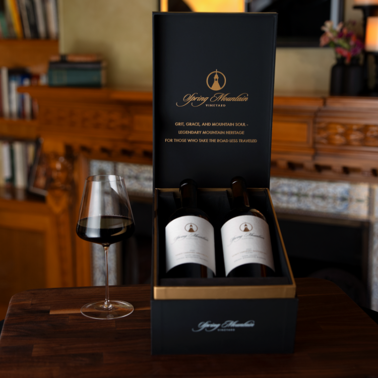 Red wine Estate Pairing gift set, featuring the 2021 Occasus Cabernet Sauvignon and the 2021 Oriri Estate Cabernet Sauvignon bottles in a branded gift box.